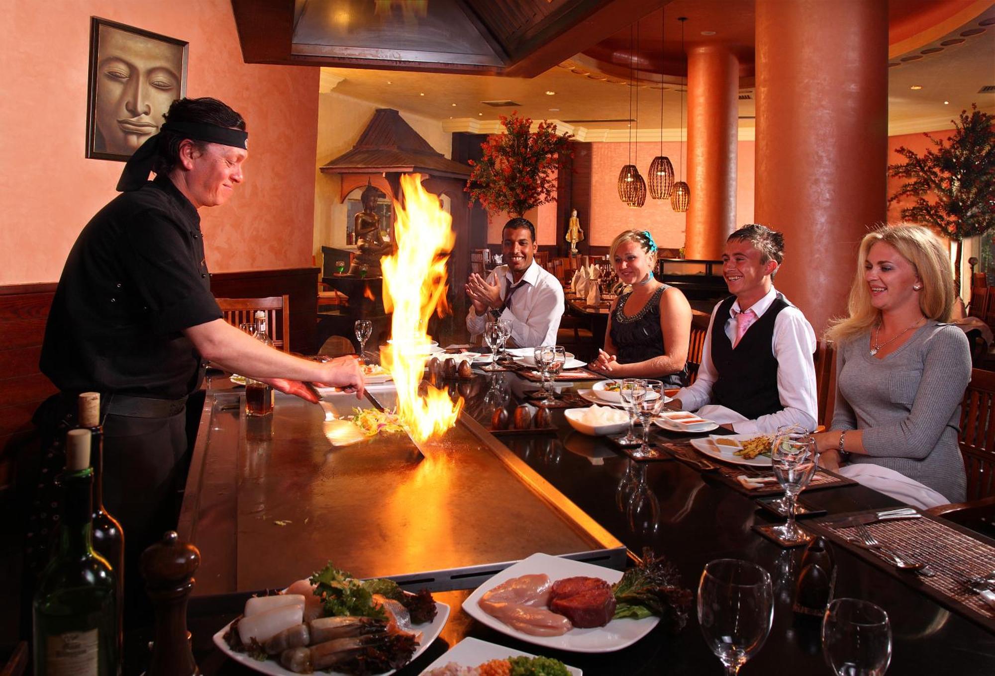 Xperience Kiroseiz Aquapark Premier-Naama Bay Hotell Sharm el-Sheikh Exteriör bild A Japanese restaurant in the United States