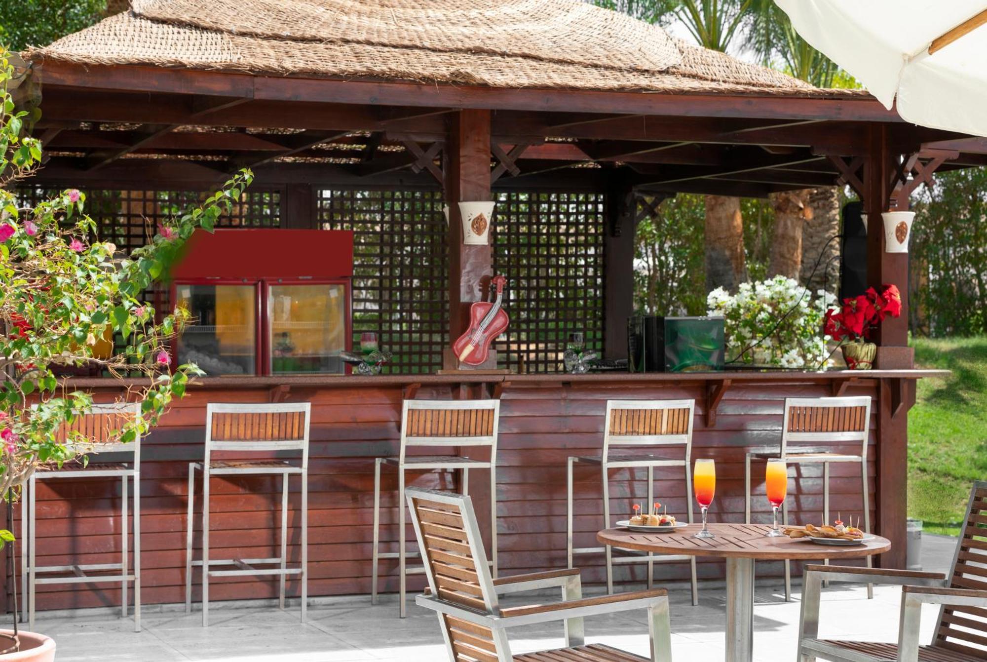 Xperience Kiroseiz Aquapark Premier-Naama Bay Hotell Sharm el-Sheikh Exteriör bild The Pool Bar